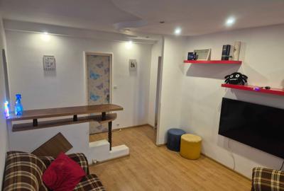 Apartament cu 2 camere decomandat în Ozana