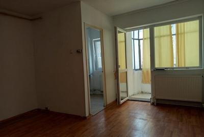 Apartament o camera in Deva, zona Al. Crisului et.3 - 2