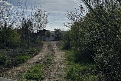 Teren de 1377 mp, în Central - 4