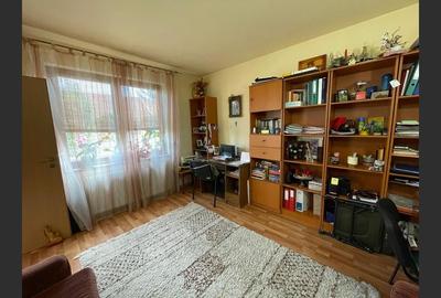 Casă cu 8 camere cu Canalizare în Aradului - 4