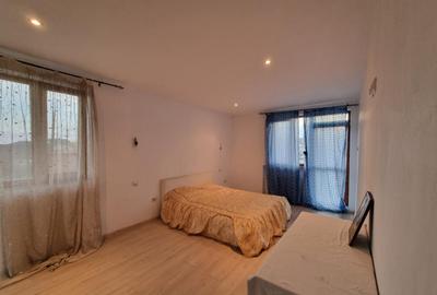 Casă cu 6 camere cu Canalizare în Central - 2