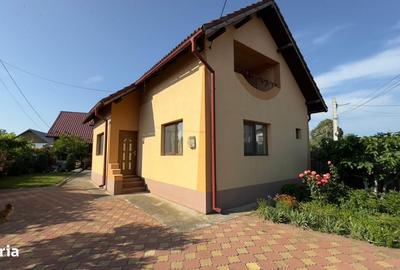 Casă cu 4 camere în Geamăna