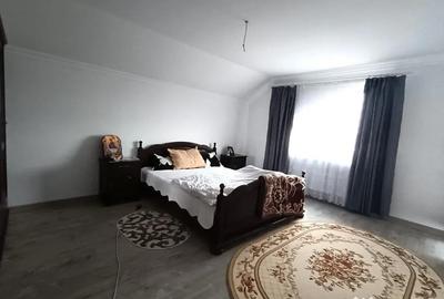 Casă cu 6 camere cu Teren 1000 Mp în Șcheia - 13