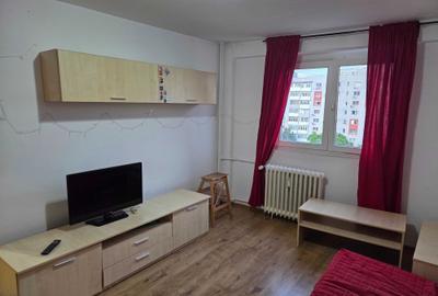Apartament cu 2 camere decomandat în Victoriei - 2
