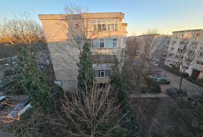 Anda 2 Camere Decomandat Necesita Renovare Bloc 1985 - 9