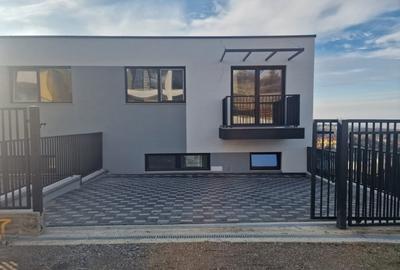 Duplex cu 5 camere cu Canalizare în Dezmir - 4