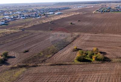 Vanzare teren intravilan 7,400 mp Sabareni / Strada Primaverii - 16