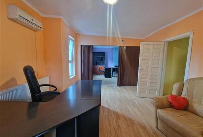 Spațiu comercial, de 75 mp, în Central - 6