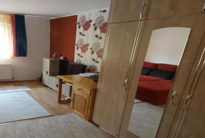 Garsoniera decomandata - zona Bartolomeu - 2