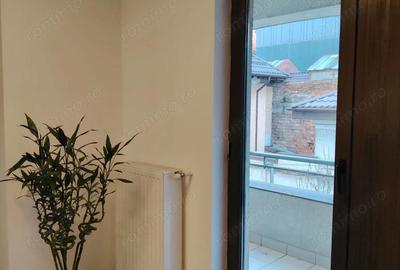 Apartament cu 3 camere decomandat în Calea Călărașilor - 5