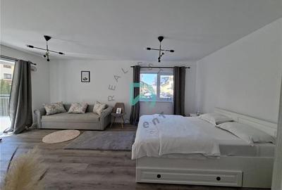Apartament cu 2 camere decomandat în Tractorul
