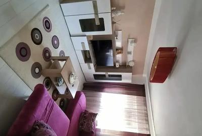 Apartament cu 2 camere semidecomandat în Soarelui