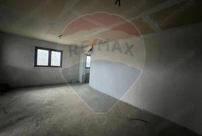 Casă cu Teren 900 Mp în Milcovul - 3