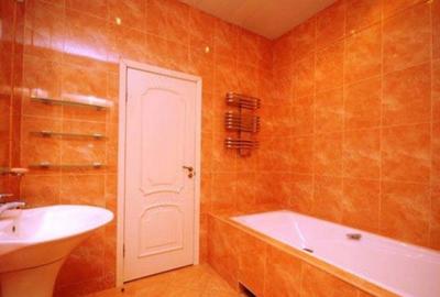 Apartament cu 3 camere decomandat în Gării