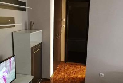 Apartament cu 3 camere semidecomandat în Central - 4