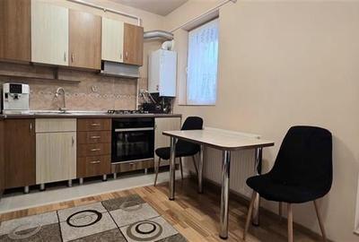 Apartament cu 3 camere semidecomandat, mobilat în Florești