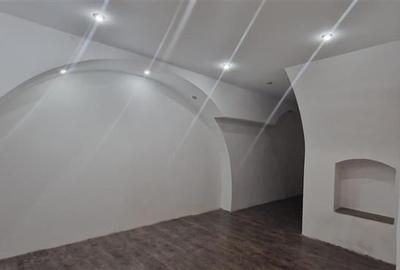De vanzare spatiu comercial in Centru - 4