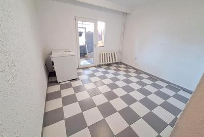 Apartament cu 3 camere decomandat în Narcisa - 13