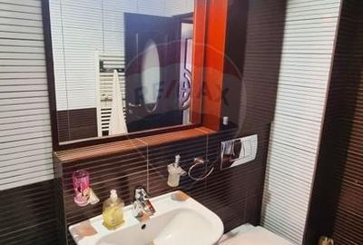 Apartament cu 3 camere de vanzare pe strada Moldovei - 14