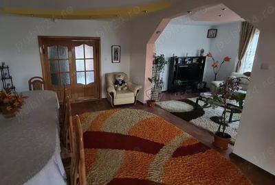 Casă cu 6 camere în Vadu Moldovei - 1