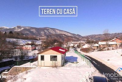 Casă cu Teren 530 Mp în Central - 2