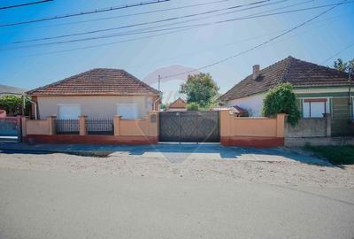 Casa si teren de 1397 mp de vanzare in Ineu, la 18 km de Oradea - 2