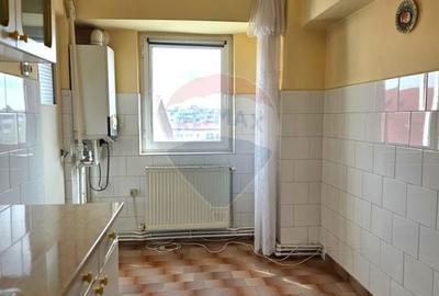 Apartament cu 3 camere decomandat, mobilat în Pod - 3