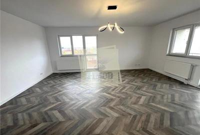 Apartament cu 3 camere decomandat în Hipodrom 1