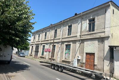 Casă cu 4 camere în Central - 1