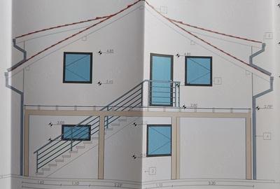 Casă cu Teren 296 Mp în Central - 2