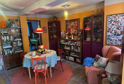 Casă cu 5 camere cu Teren 794 Mp în Livedea