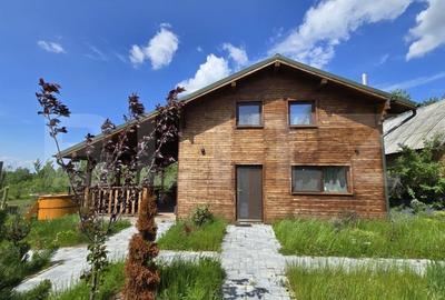 Cabana lemn cu 4 dormitoare, 120mp, teren intravilan de 1250mp - 1