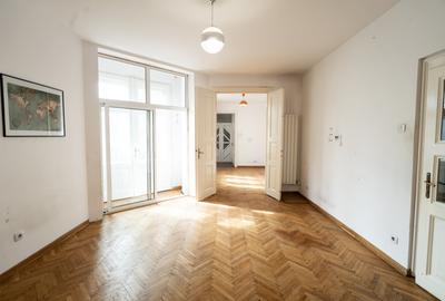 Apartament cu 3 camere semidecomandat în Central - 4