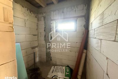 Casă cu 4 camere cu Teren 433 Mp în Teiu - 10
