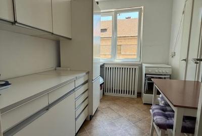 Apartament 3 camere, semidecomandat, etaj 2, 57 mp utili, zona Piata 700 - 5