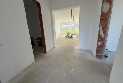 Casă cu 4 camere în Central - 1