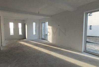 Casă individuală cu 4 camere cu Canalizare în Central - 24