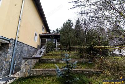 Resedinta cu atmosfera familiara,peisaj imersiv,amplasare premium,Zarnesti,Brasov - 9