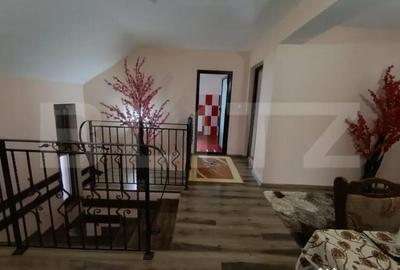 Casă cu 4 camere cu Teren 800 Mp în Central - 2