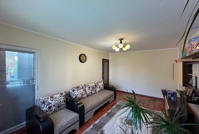 3 camere + 2 boxe si loc de parcare in Brazda lui Novac langa scoala nr. 23 - 3