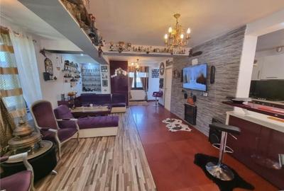 Casă individuală cu 5 camere cu Canalizare în Central - 1