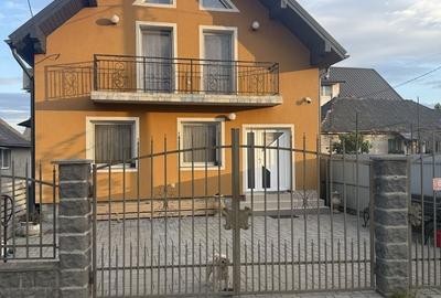 Casă cu 4 camere în Central - 3