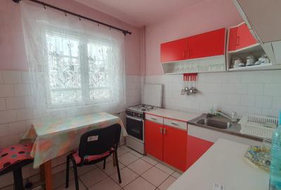 Apartament cu 3 camere decomandat în Miorița