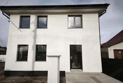 Casa la rosu cu 5 camere, 144mp utili, Radauti - 19