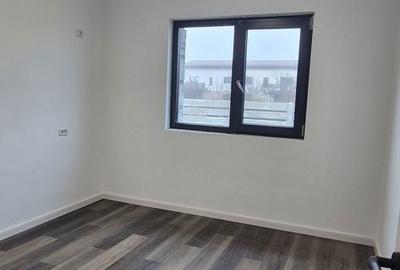 Casă cu 4 camere cu Teren 430 Mp în Domnești