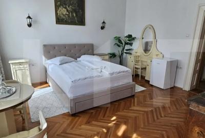 Casă cu 8 camere cu Teren 1200 Mp în Central - 10