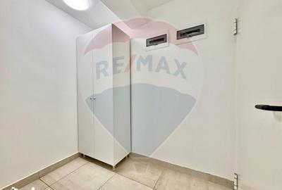 Spațiu comercial, de 122 mp, în Tractorul - 7