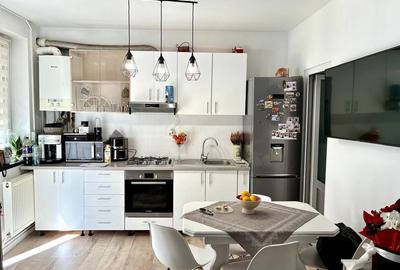 Casă cu 3 camere cu Canalizare în Central - 1