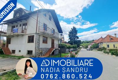 Casă individuală cu 9 camere cu Teren 96 Mp în Central - 1