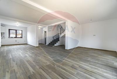 Casă cu 8 camere cu Teren 500 Mp în Tărlungeni - 5